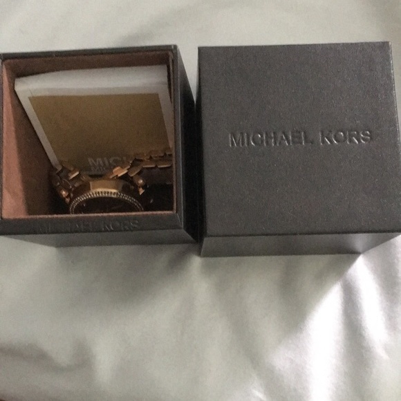 Michael kors watch. New in box. main image 5