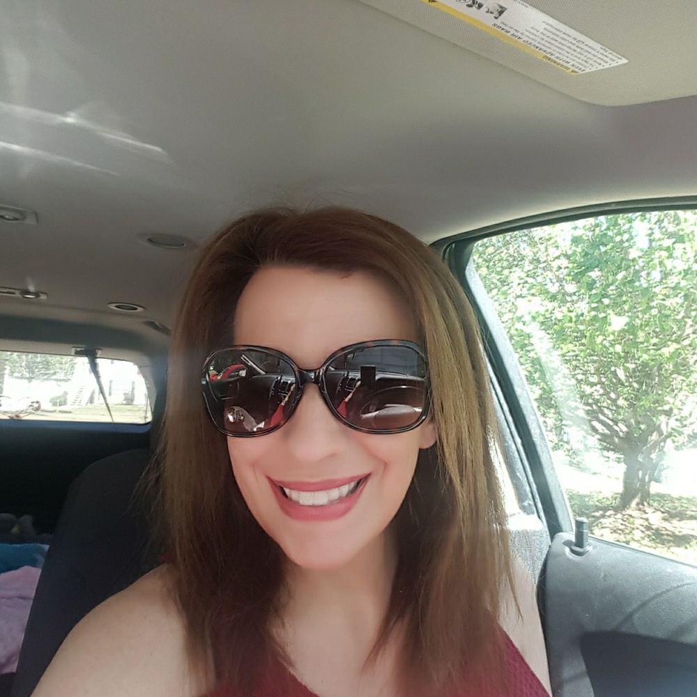 Meet your Posher, Jennifer