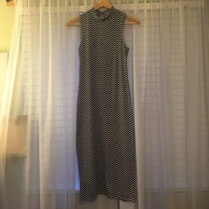 Bar 3. Black and white dress