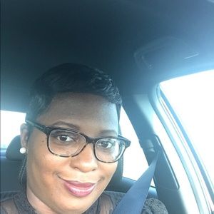 Meet your Posher, Ebony