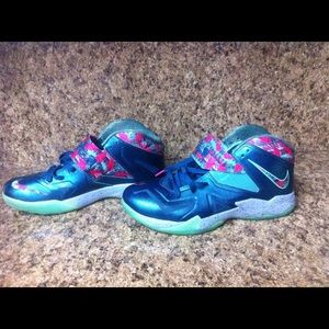Nike Lebron James Zoom Soldier VII 7 Power Couple