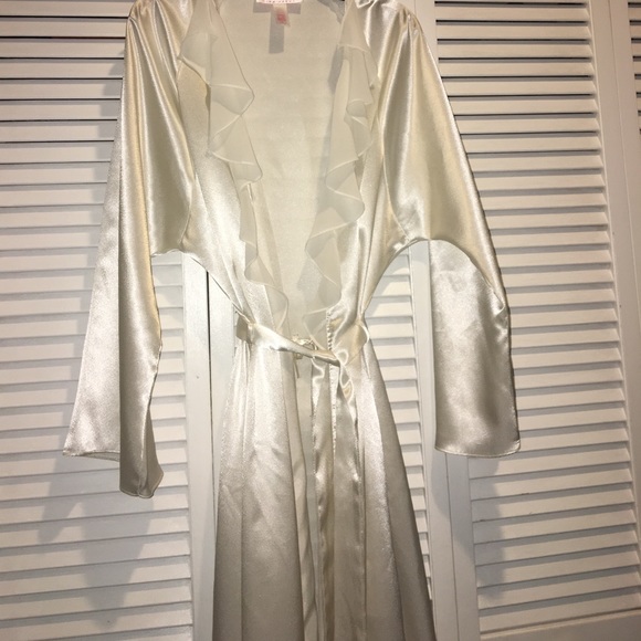 Oscar de la Renta silk robe - Picture 1 of 2