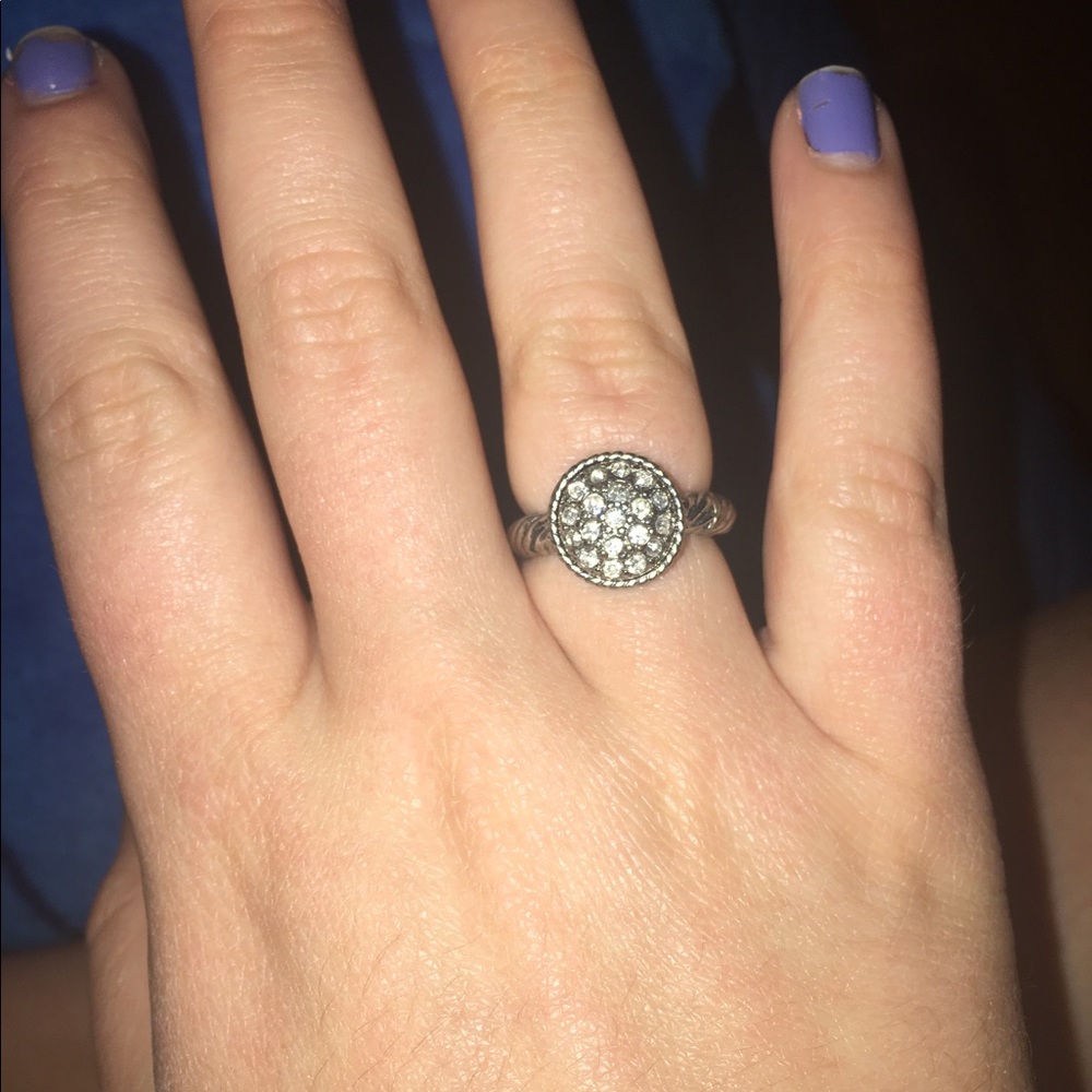 Stylish stretchy ring