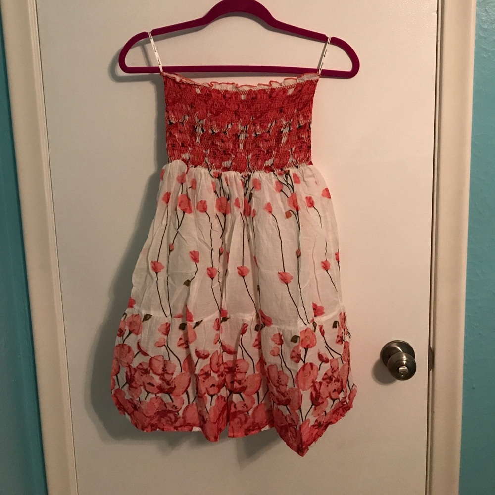 Forever 21 • Strapless Floral Dress