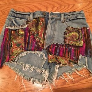 VINTAGE HIGH WAISTED SHORTS WITH PATCHES!!