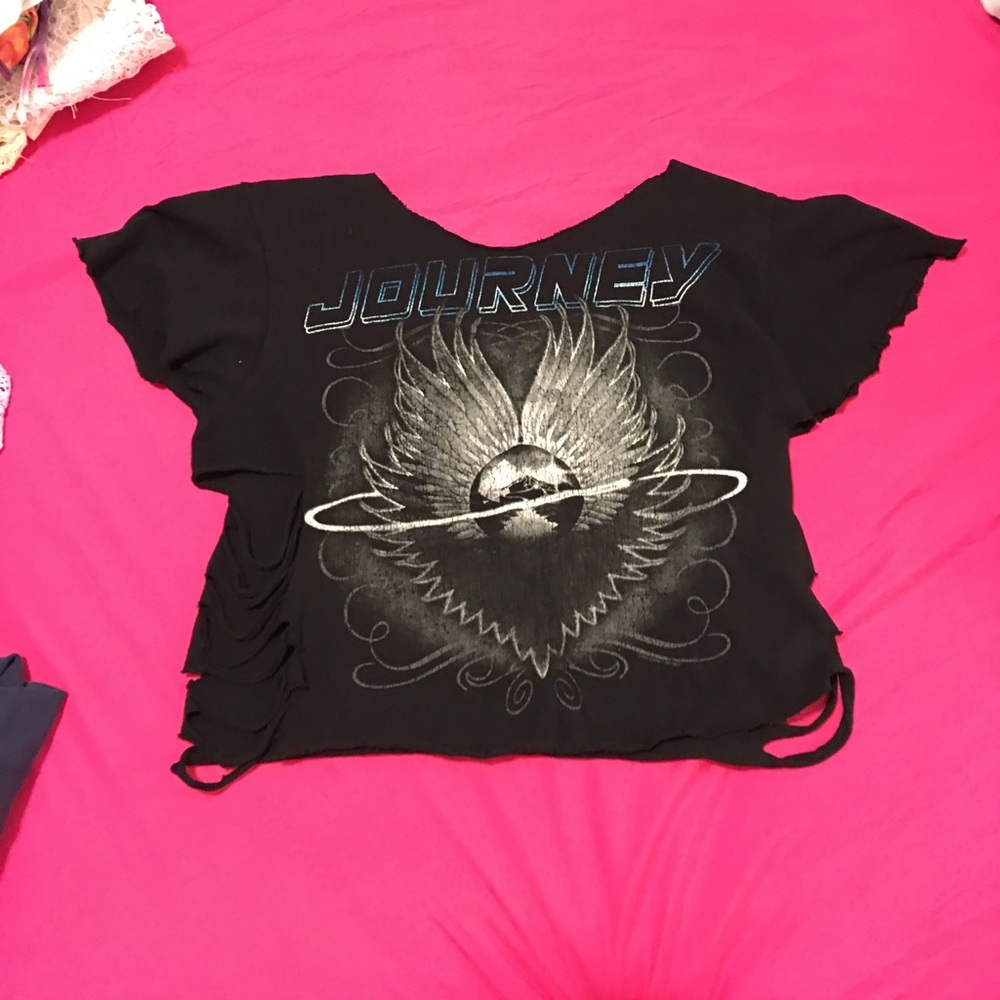 🎉 SALE 🎉 Journey Band Tee