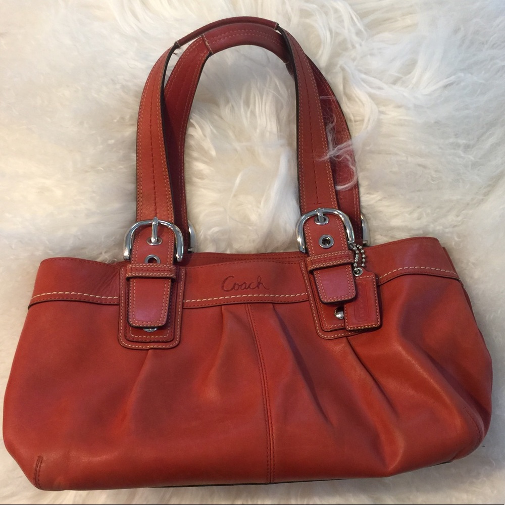 Coach leather purse perfect size and color