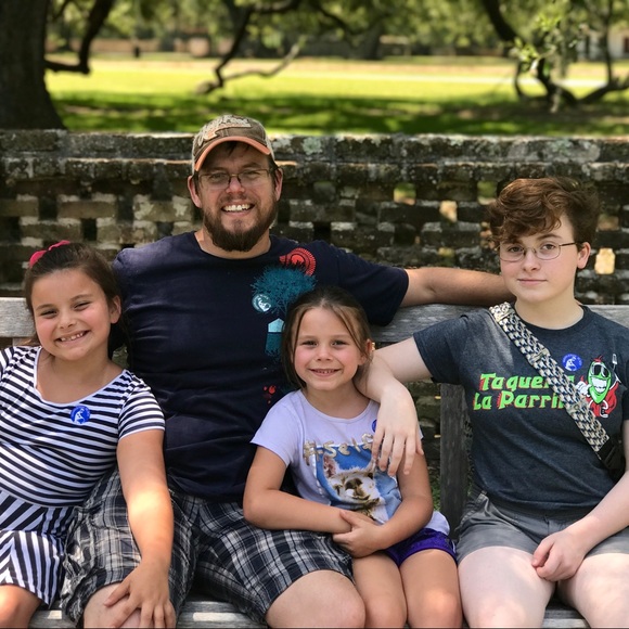 Meet your Posher, Rachel! LOVE shopping & selling - Picture 6 of 7