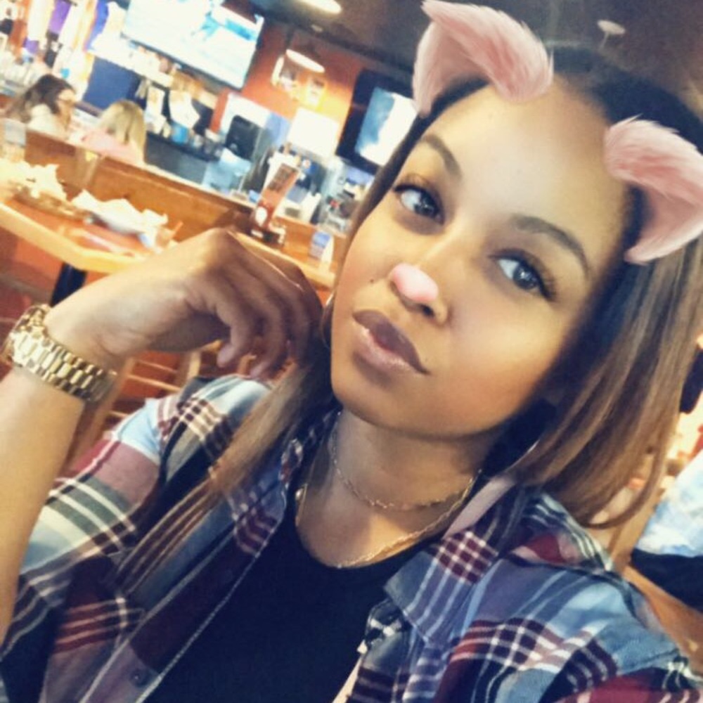 Meet your Posher, Amaris