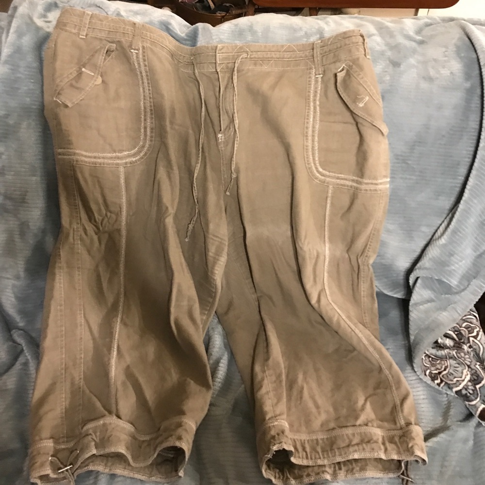 Tan Capris