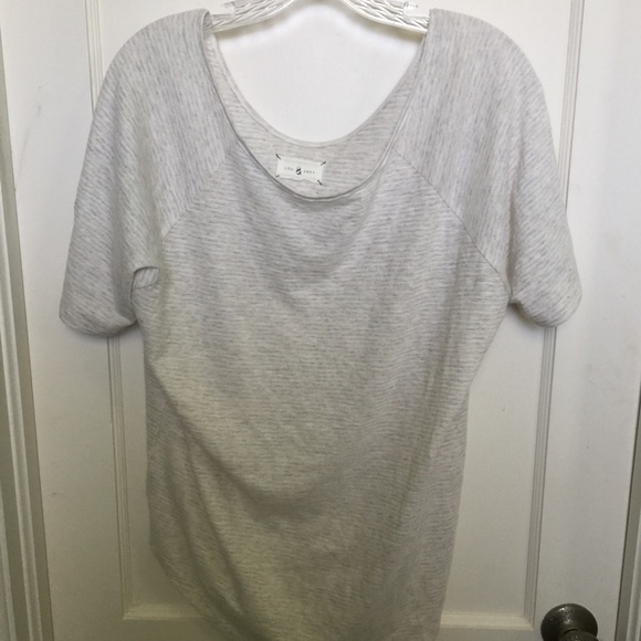 Lou & Grey Tops - Lou & Grey Oversized tee shirt (A-19)