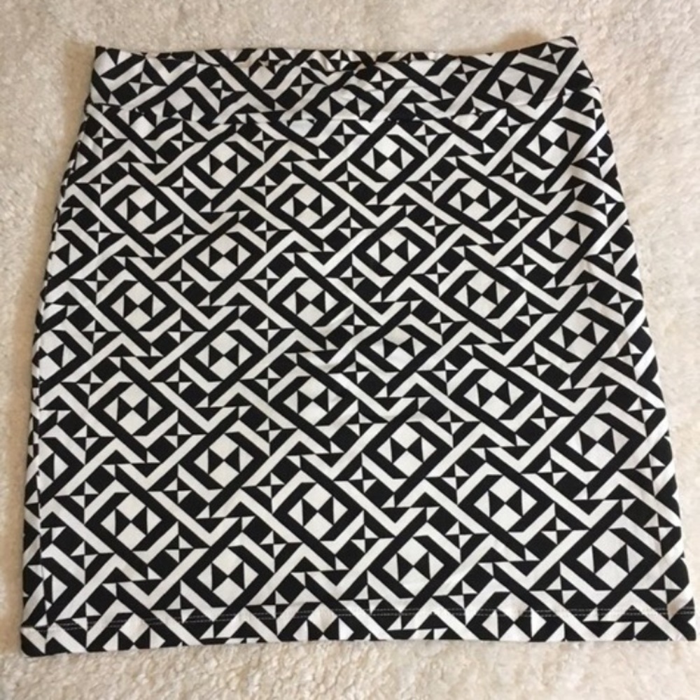 Geometric Print Skirt