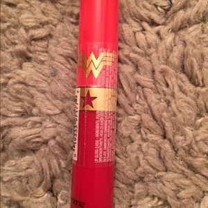 Official Wonder Woman lip gloss red by dc comics