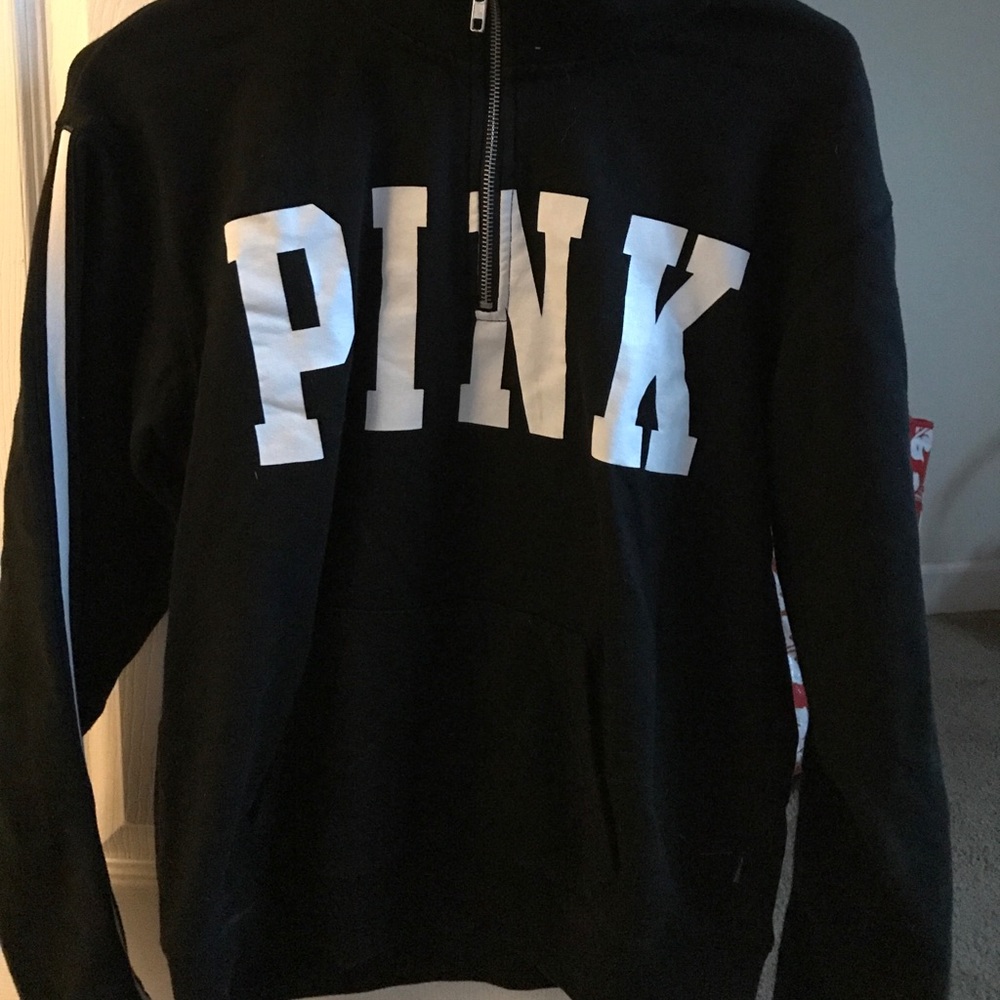 Black and white 3/4 zip sweatshirt