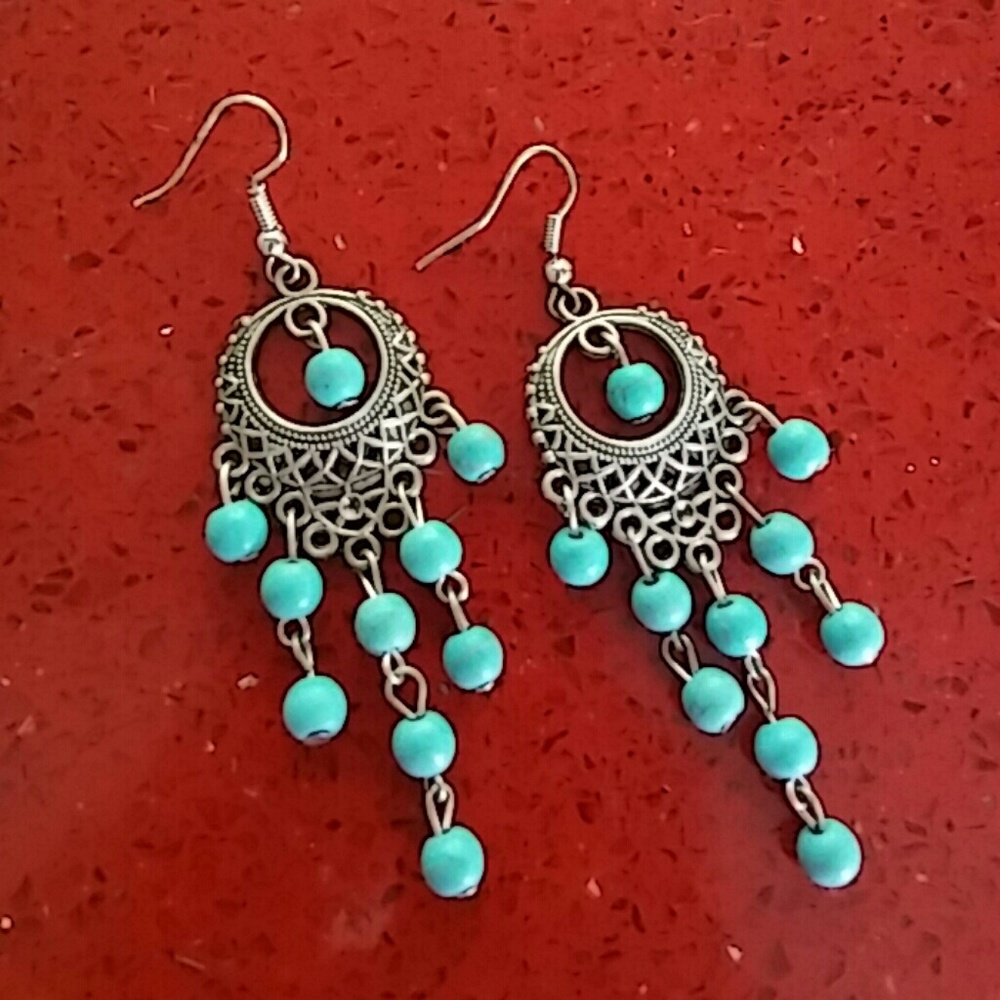 FABULOUS EARRINGS - Picture 3 of 3