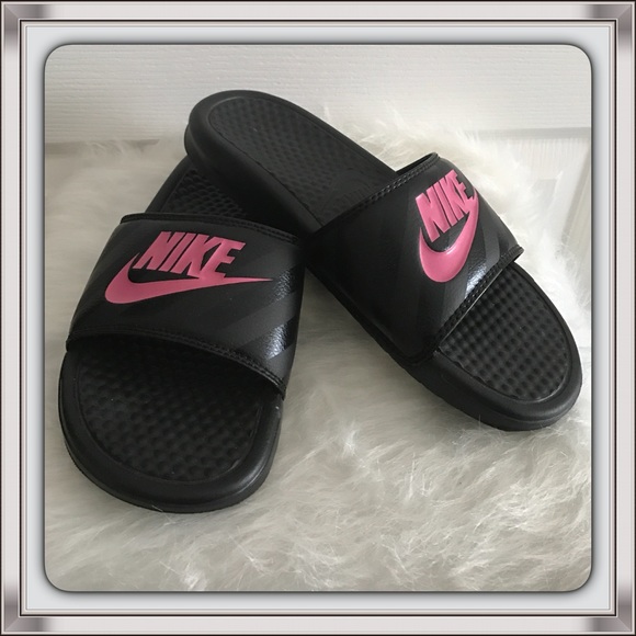 Nike Shoes - Nike Flip Flops Nike Shoes - Nike Flip Flops