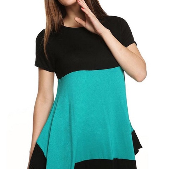 Tunic nice material w/stretch & flow - Picture 2 of 4