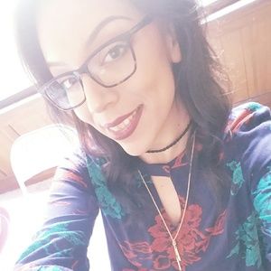 Meet your Posher, Ylaine