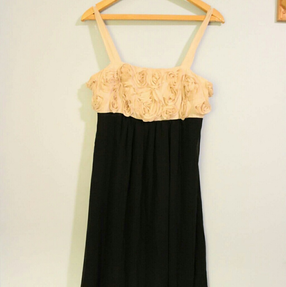 Black & Creme formal dress w/floral embelishments