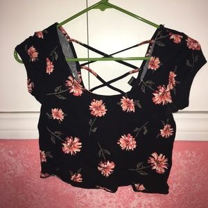 Adorable crop top!