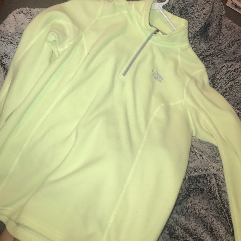 LIKE NEW northface pullover