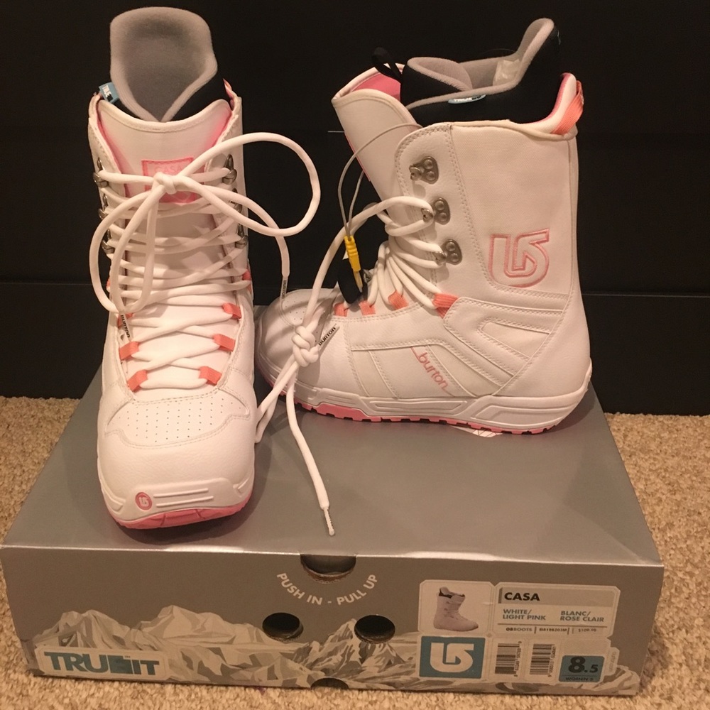 NWB Burton Casa snowboard boots - W's 8.5