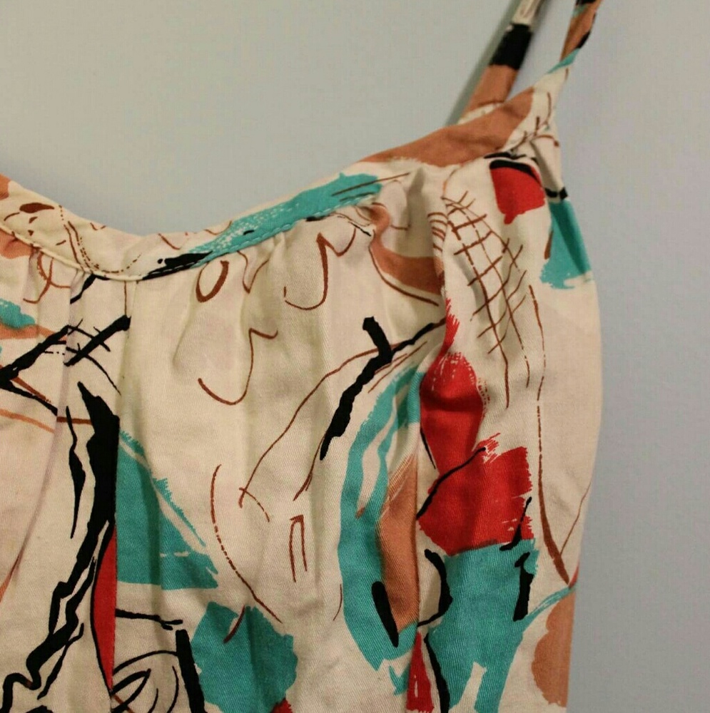 Vintage 👗 with pockets & adjustable straps!