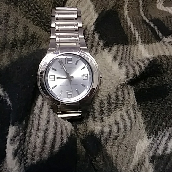 Kenneth Cole Watch - Picture 2 of 3