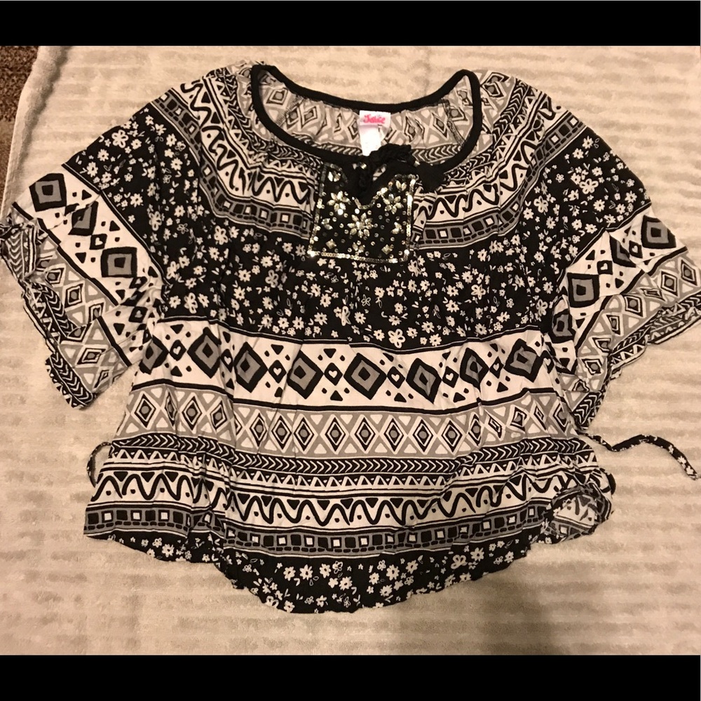 Decorative Black & White Blouse