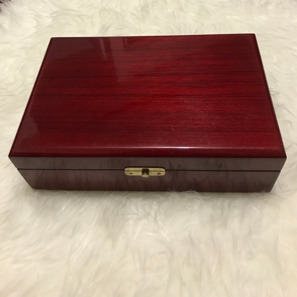 bajsair Accessories - Vintage Mahogany jewelry box