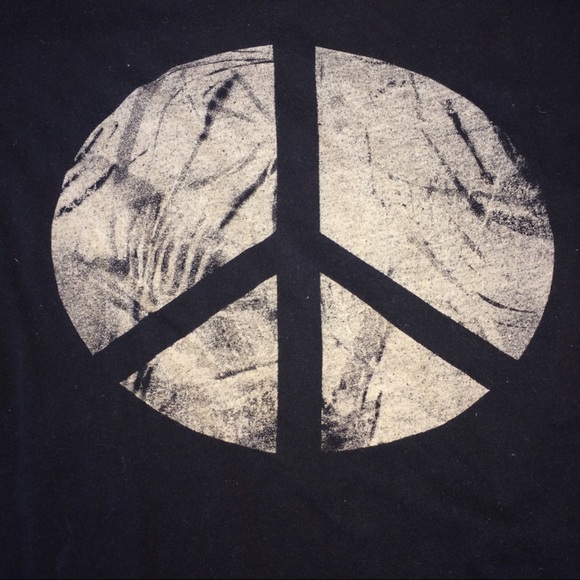 Forever 21 black tee - Picture 2 of 3