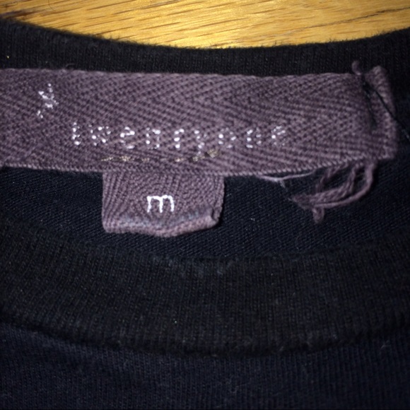 Forever 21 black tee - Picture 3 of 3