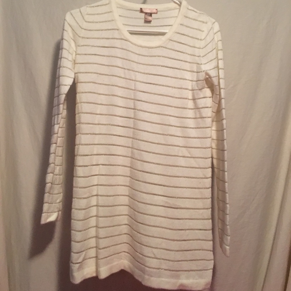White sweater with gold accent