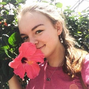 Meet your Posher, Emily