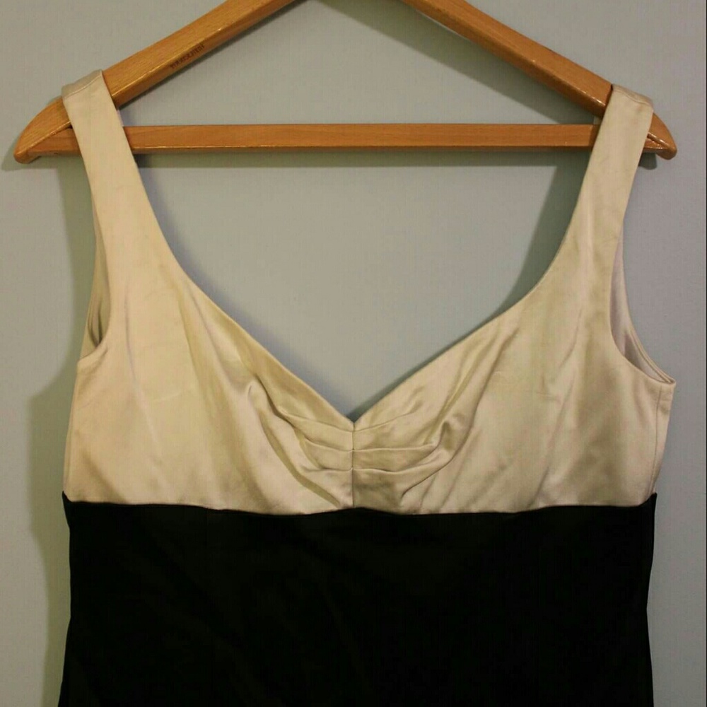 Black & white silk knee-length cocktail 👗