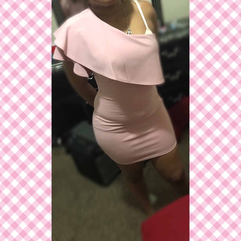 One shoulder pink bodycon dress