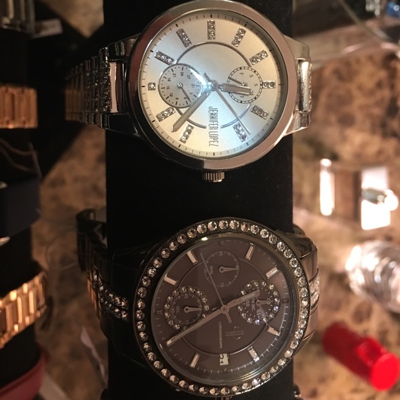 6 Jennifer lopez watches main image 5