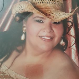 Meet your Posher, Delia