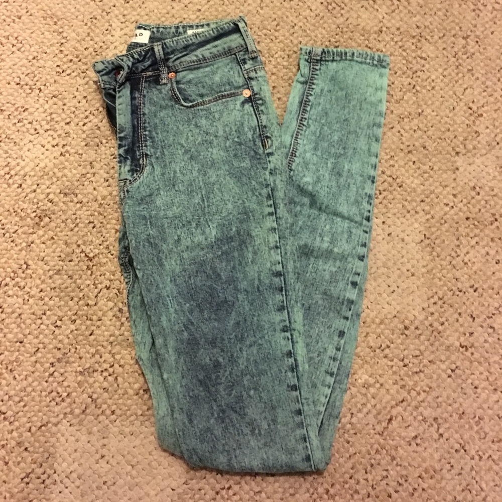 Bullhead green acid wash pants