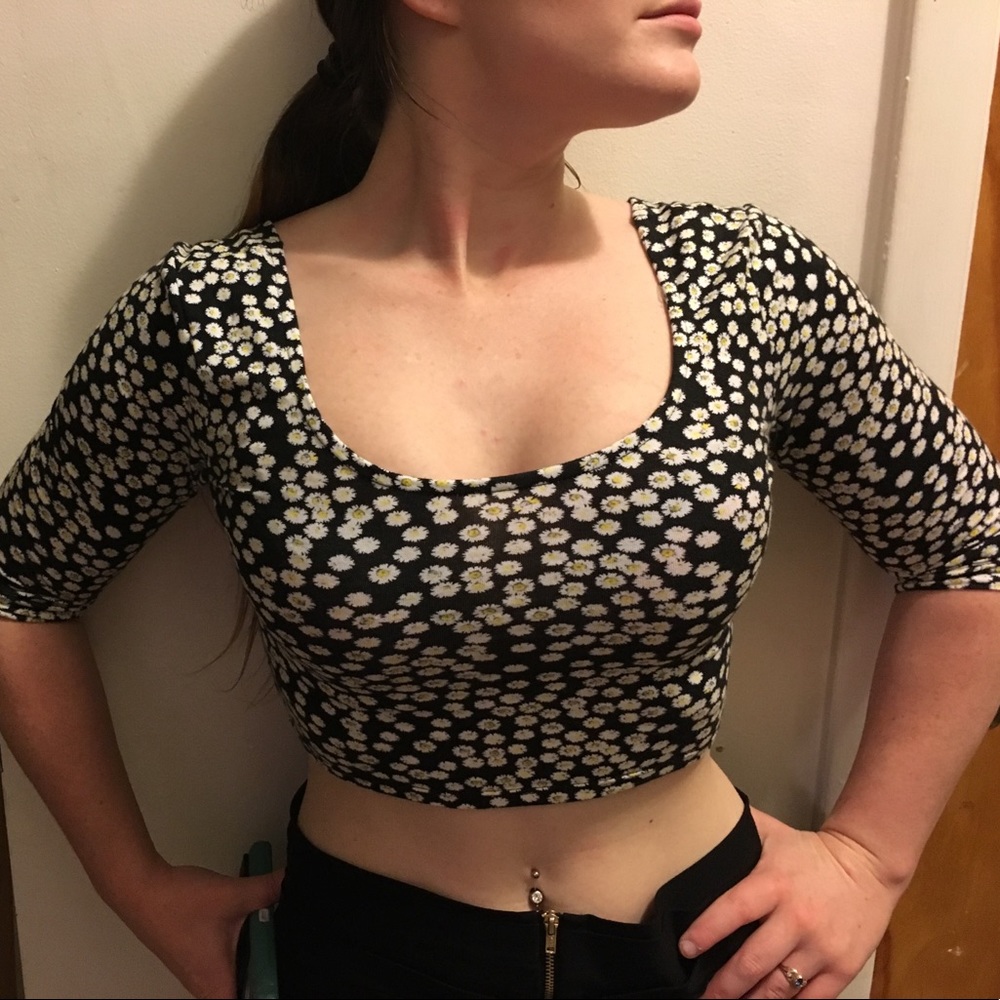Black floral long sleeve crop top