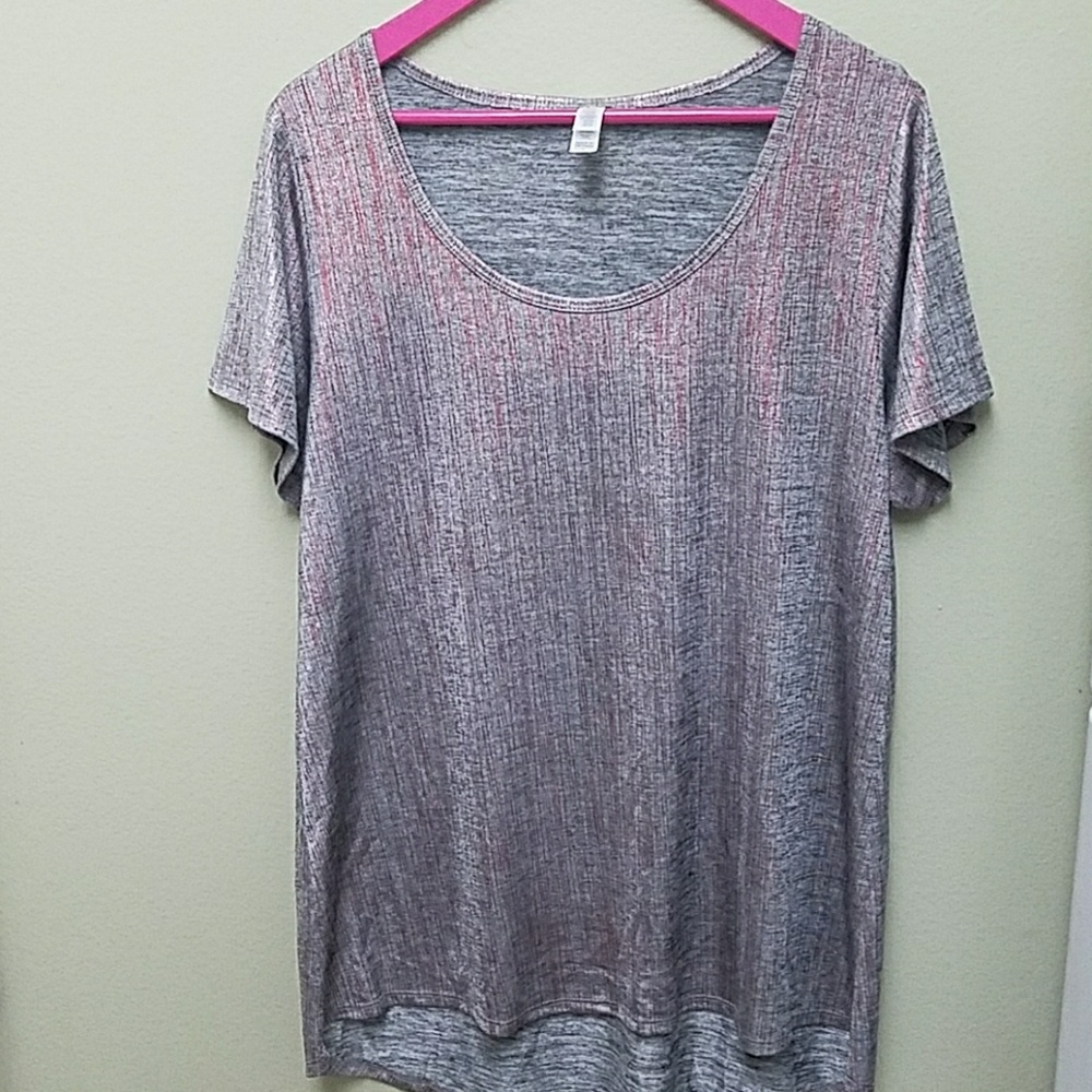 Large Elegance Collection Lularoe Classic Tee