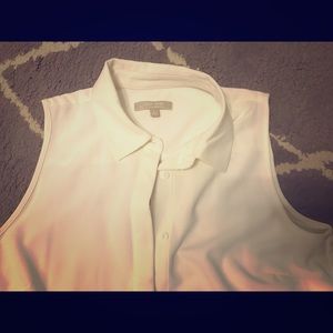 Nordstrom Rack Sleeveless Button Like new !!!!