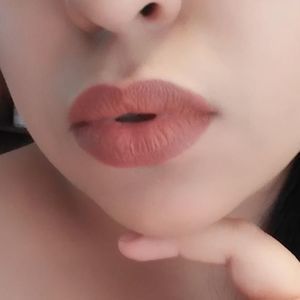 Meet your Posher, Edelia