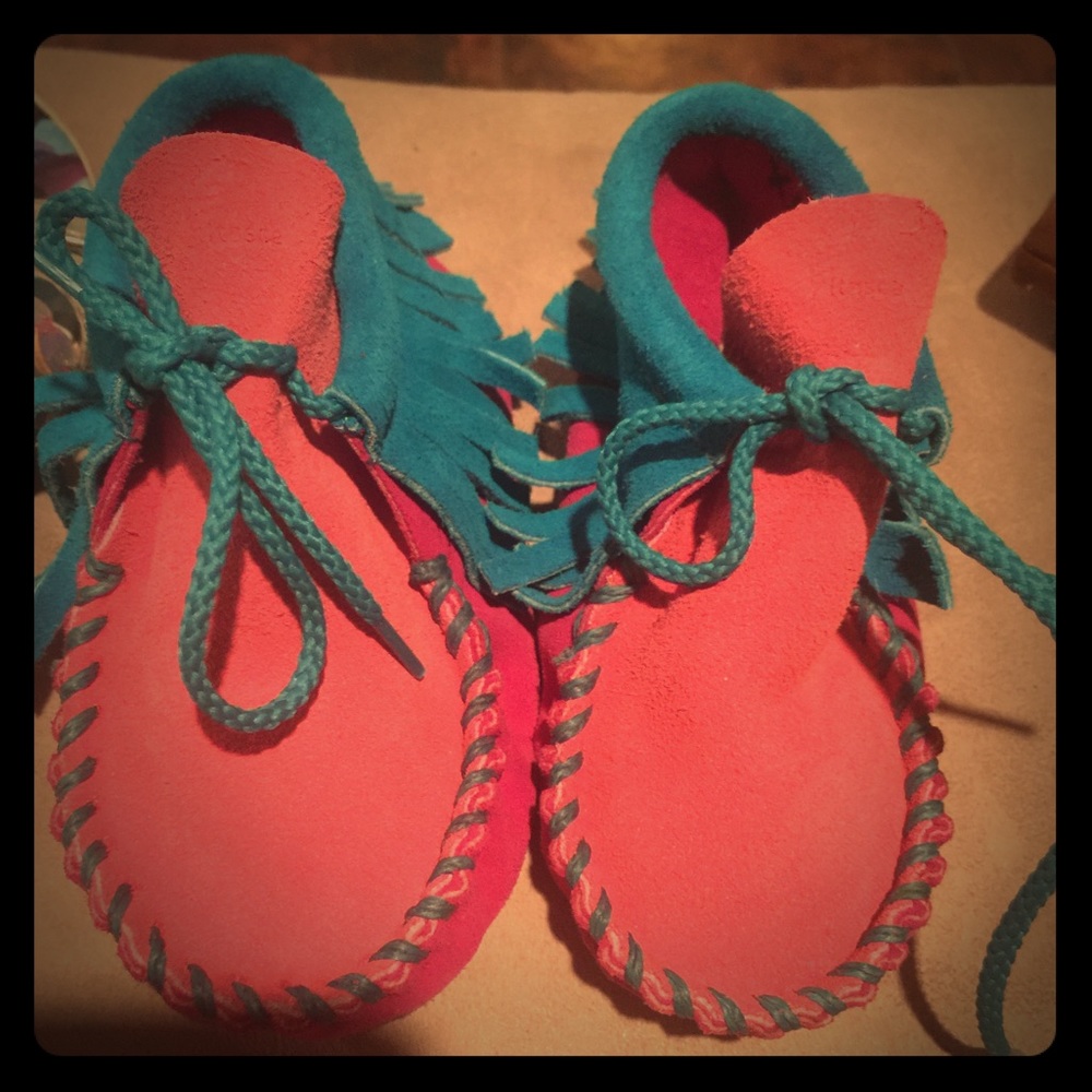 Handmade moccasins size 5 toddler NEW