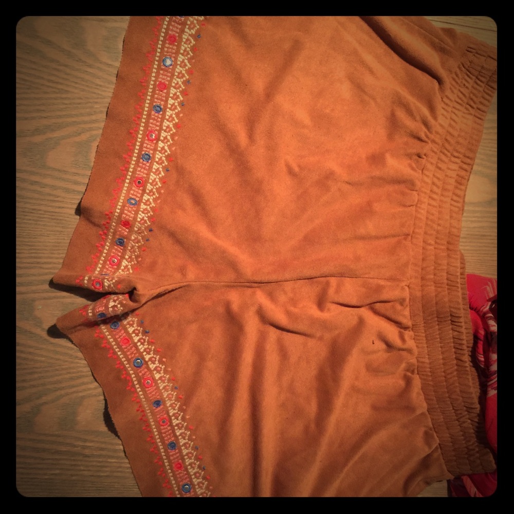 Size xxl Aztec shorts