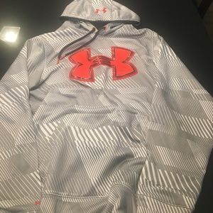 Under armour sweat shirt water resistant