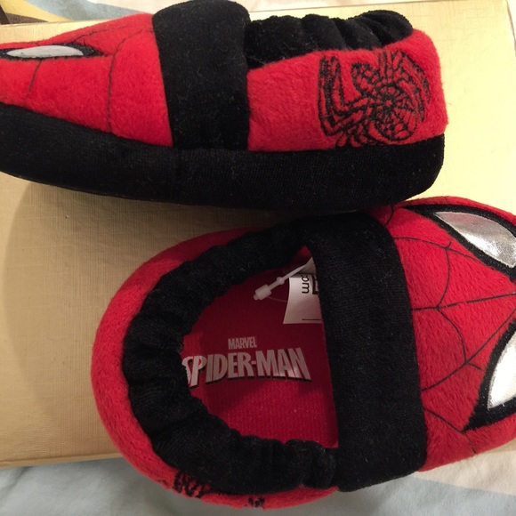 Spider-Man slippers size 5-6. Brand new - Picture 3 of 3