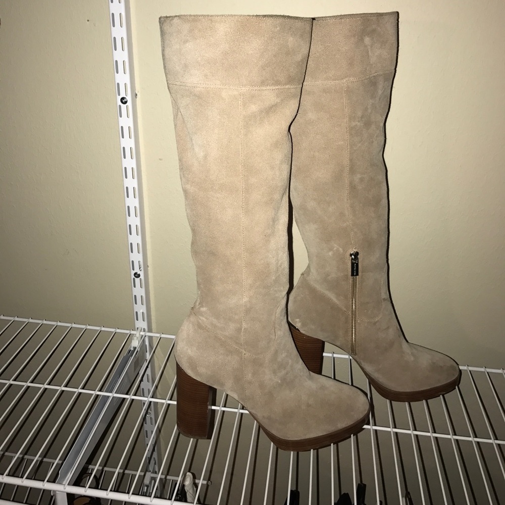 GORGEOUS Tan Suede Michael Kors Heeled Boots