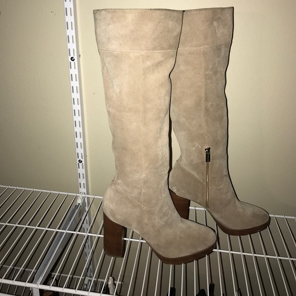 GORGEOUS Tan Suede Michael Kors Heeled Boots - Picture 1 of 3