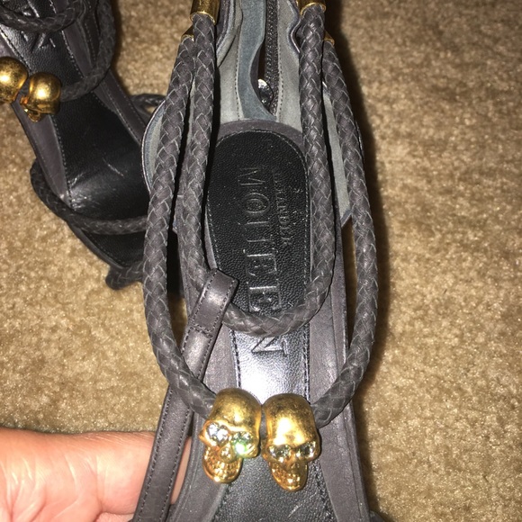 Alexander McQueen T-strap sandals - Picture 3 of 6